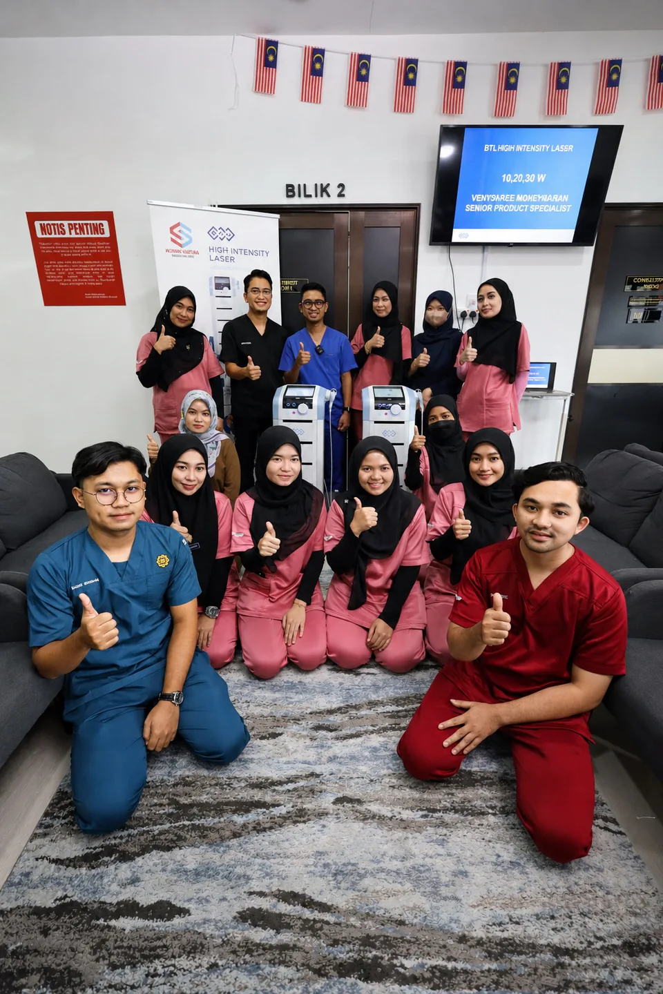 DrQIM bersama pasukan klinik