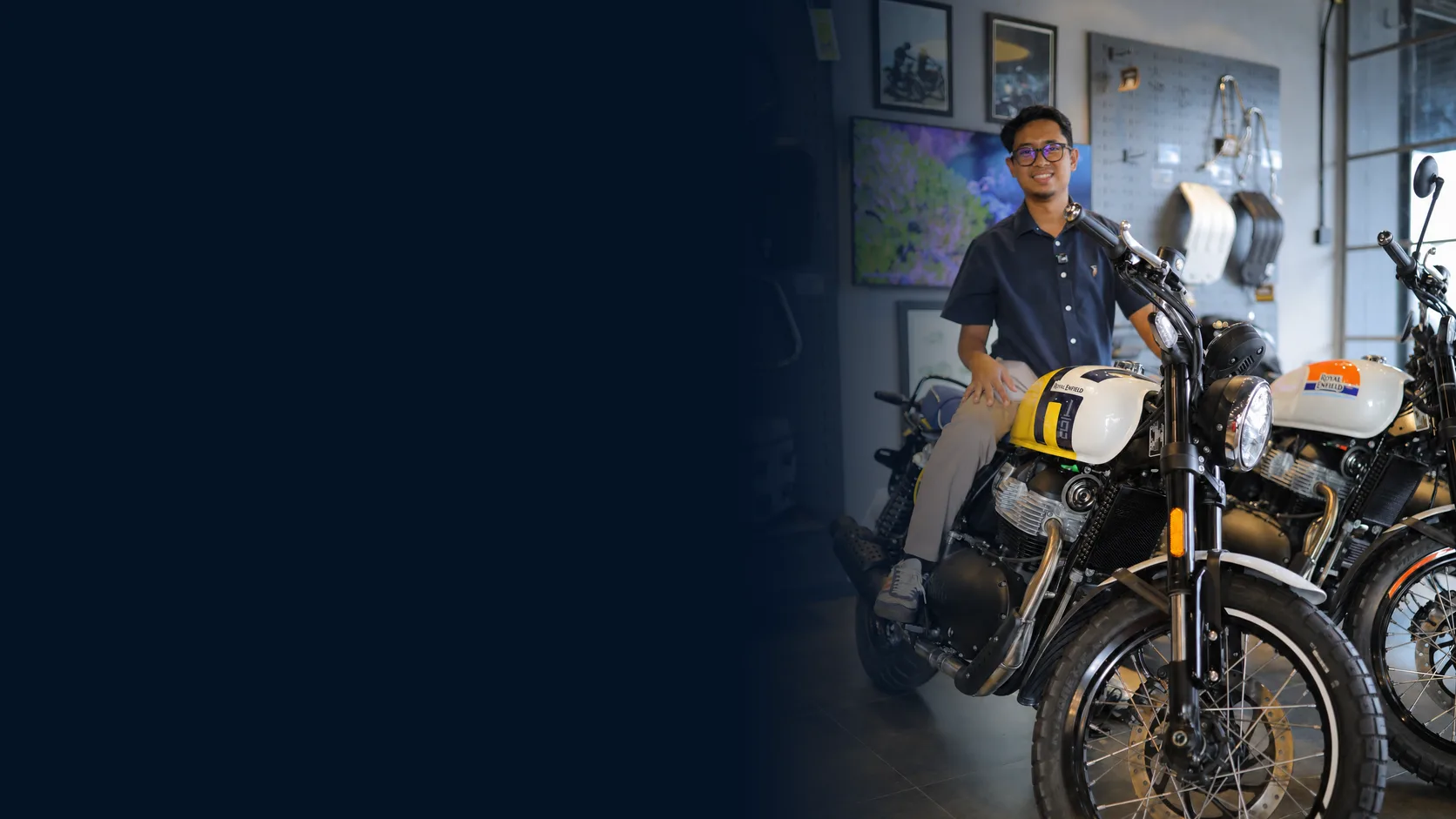 DrQIM duduk atas Royal Enfield Bear 650